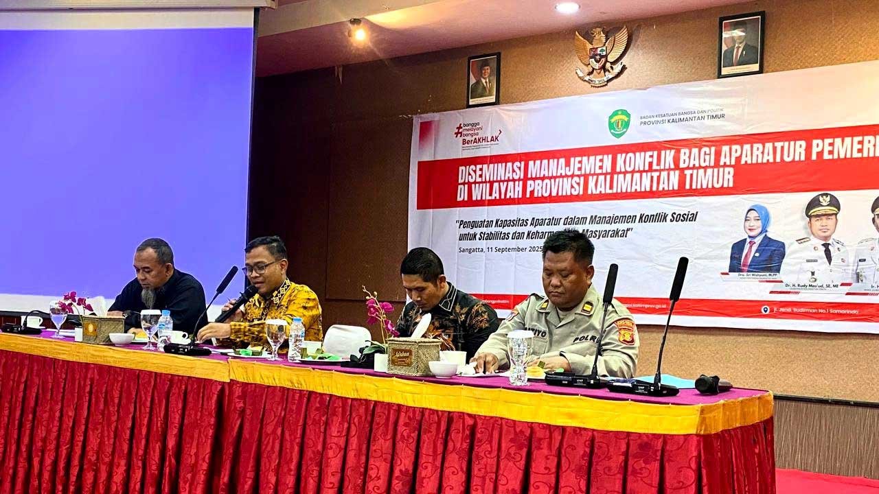 Para narasumber dari berbagai unsur, yaitu Kabid Wasnas dan Konflik Kesbangpol Prov. Kaltim Wildan Taufik, SIP, M.Si., Kabid Wasnas Kesbangpol Kutim M. Yusuf Syah, Iptu Ngatiyo (Polres Kutim), serta Ketua FKDM Kutim J. Khoirul Arifin, SH, MH.