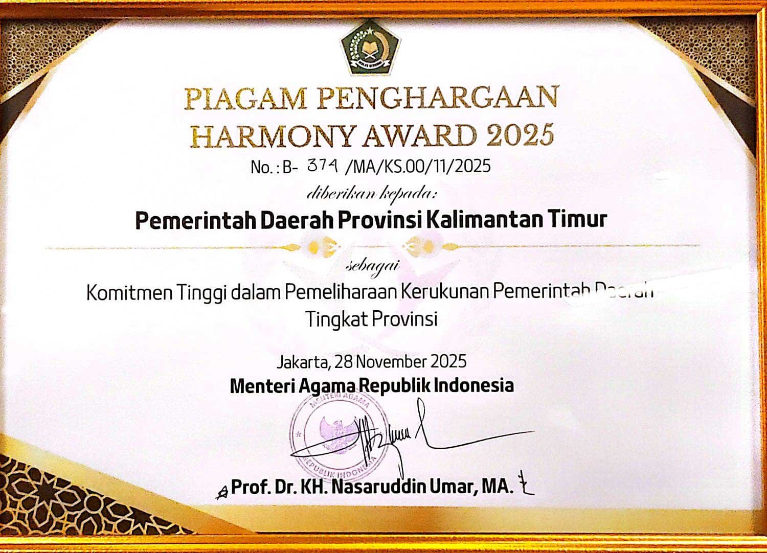 Piagam Harmny Award 2025 untuk Provinsi Kaltim. Foto: Pro Kaltim